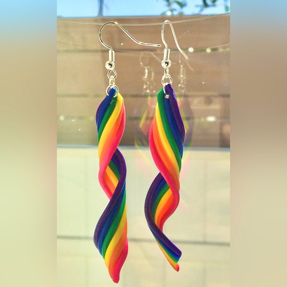 🌈 Rainbow Twist Handcrafted Earrings 💖 - Picture 15 of 15